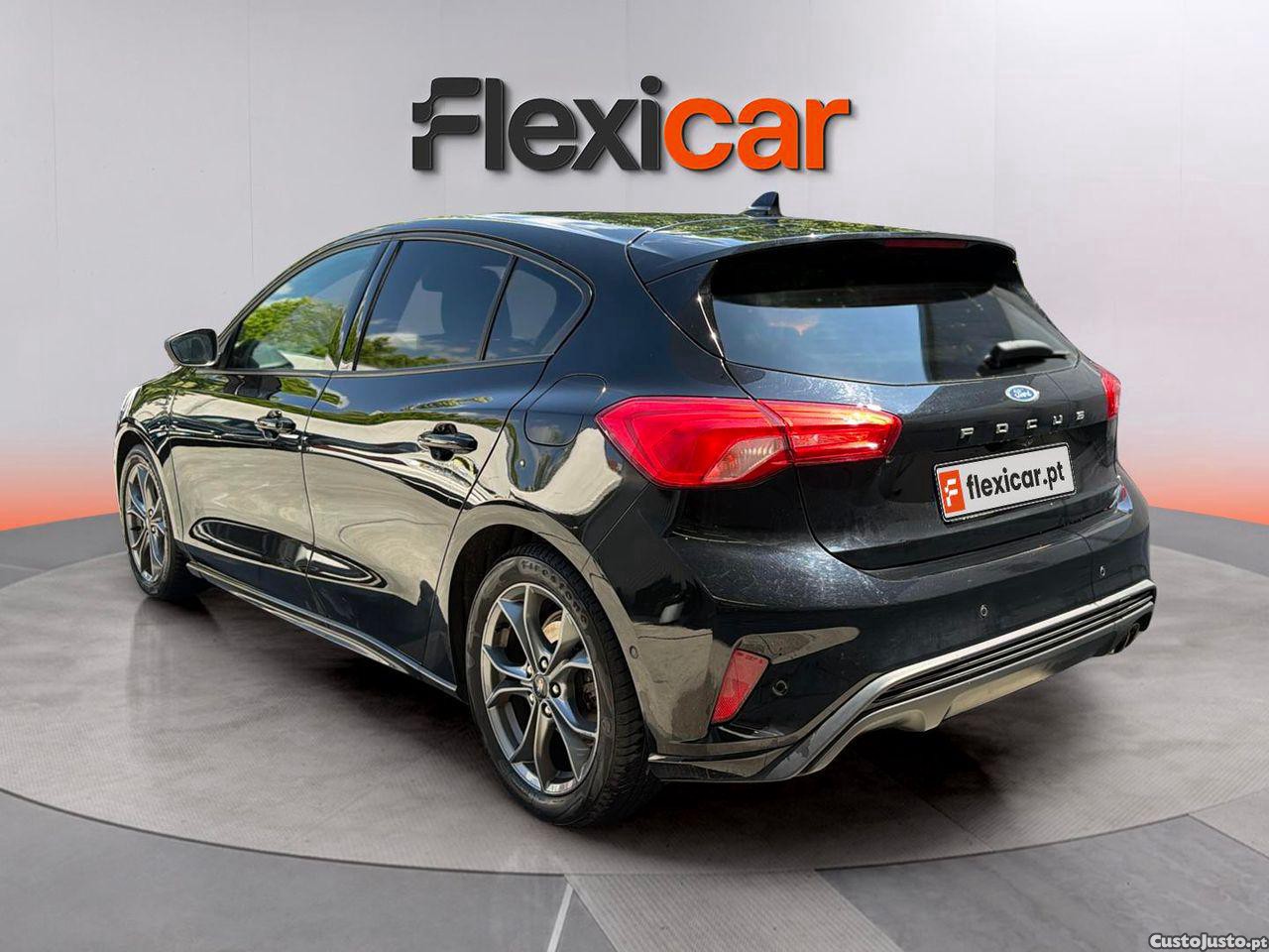 Ford Focus 1.5 TDCi ECOBlue ST-Line — fotografia 18
