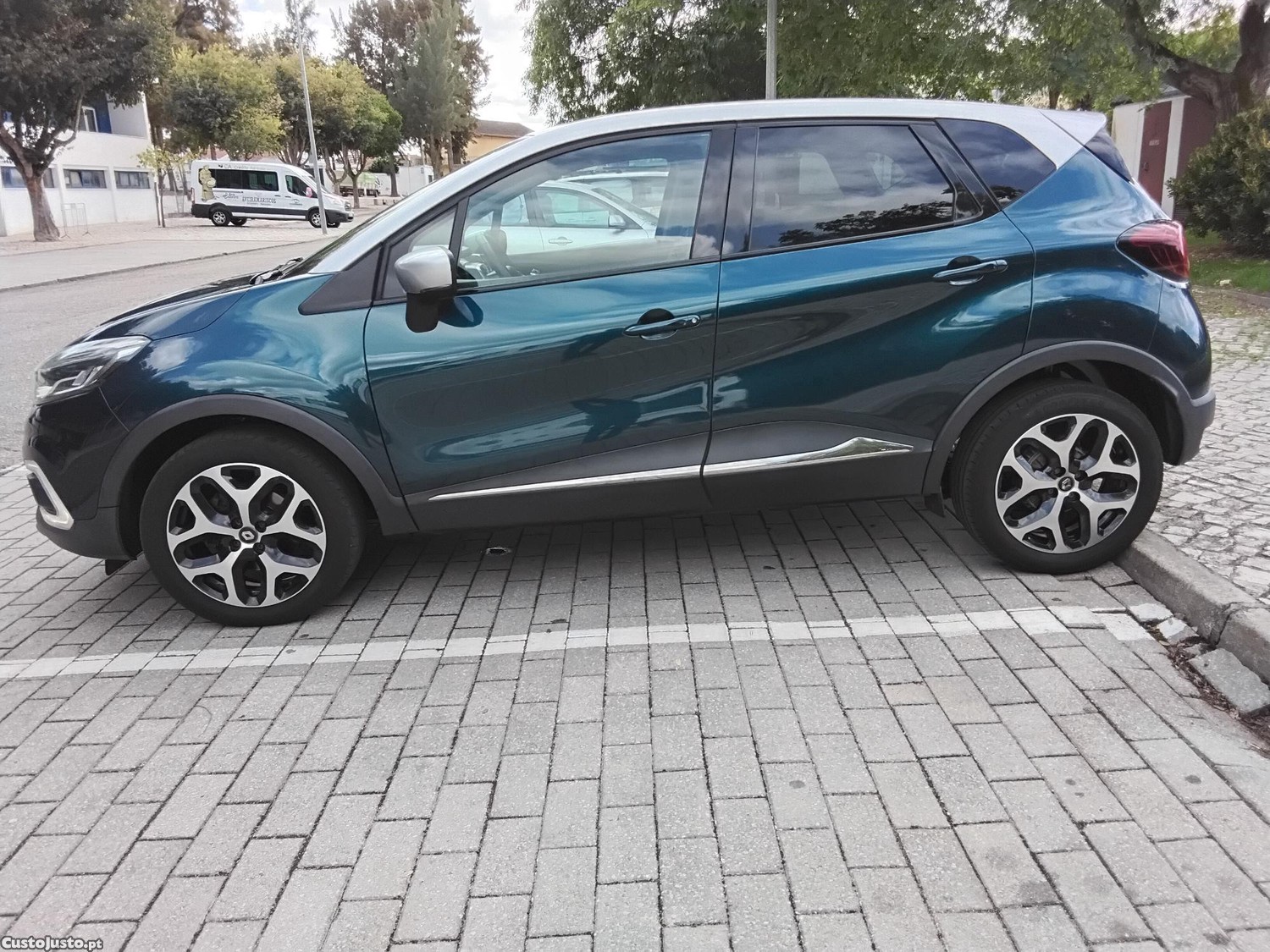 Renault Captur 1500 dci exclusive - 17 foto 2