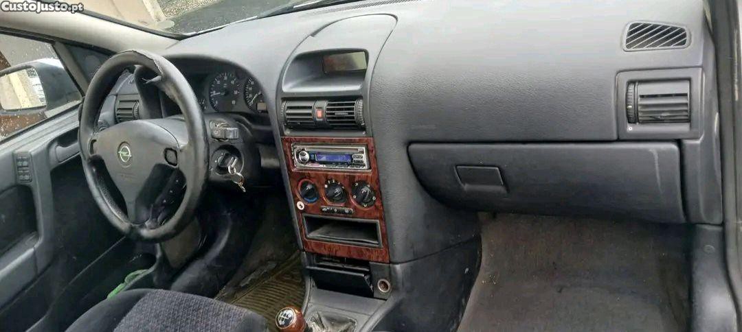 Opel Astra G 2.0 dti - 00 foto 4