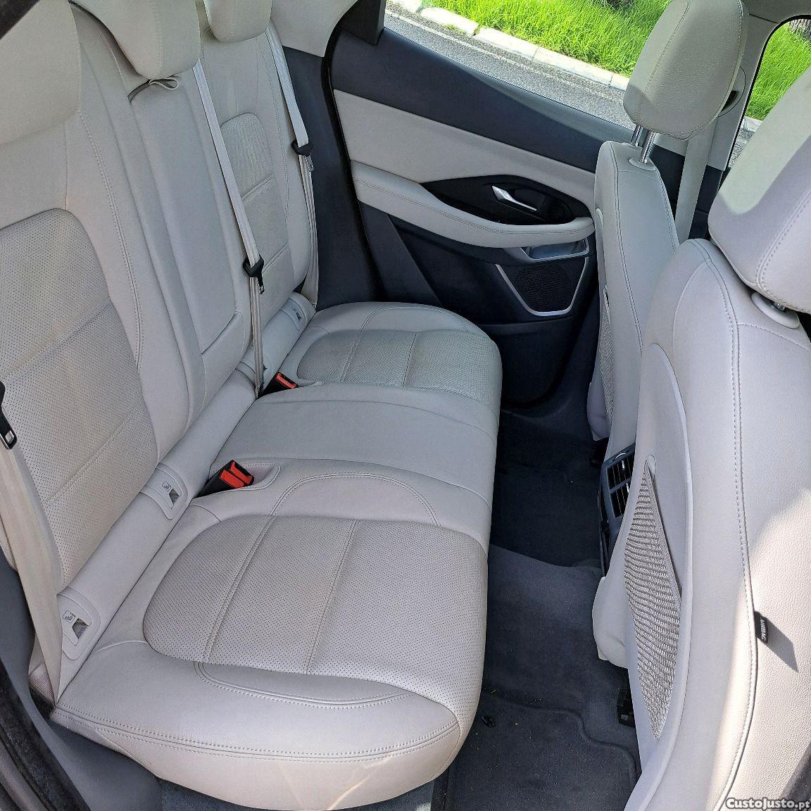 Jaguar E-Pace 2.0D AWD Dinamic S — fotografia 3