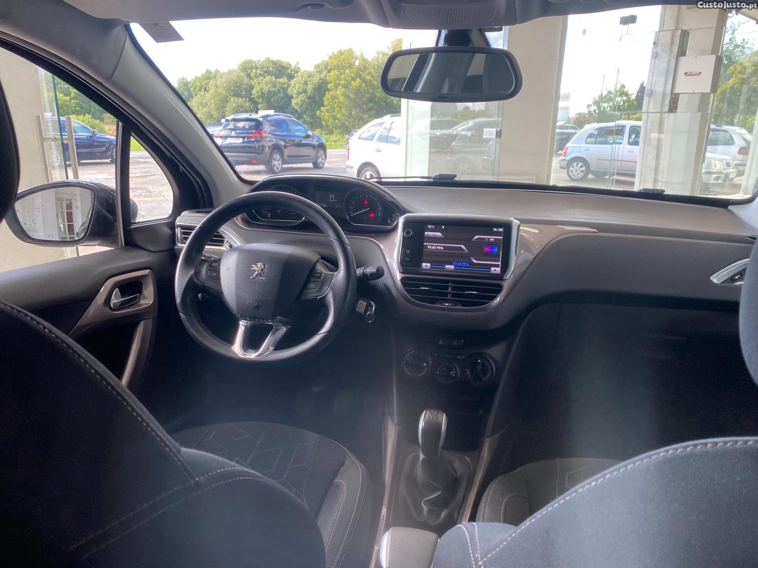 Peugeot 2008 1.2 VTI -93 MIL KMs — fotografia 7