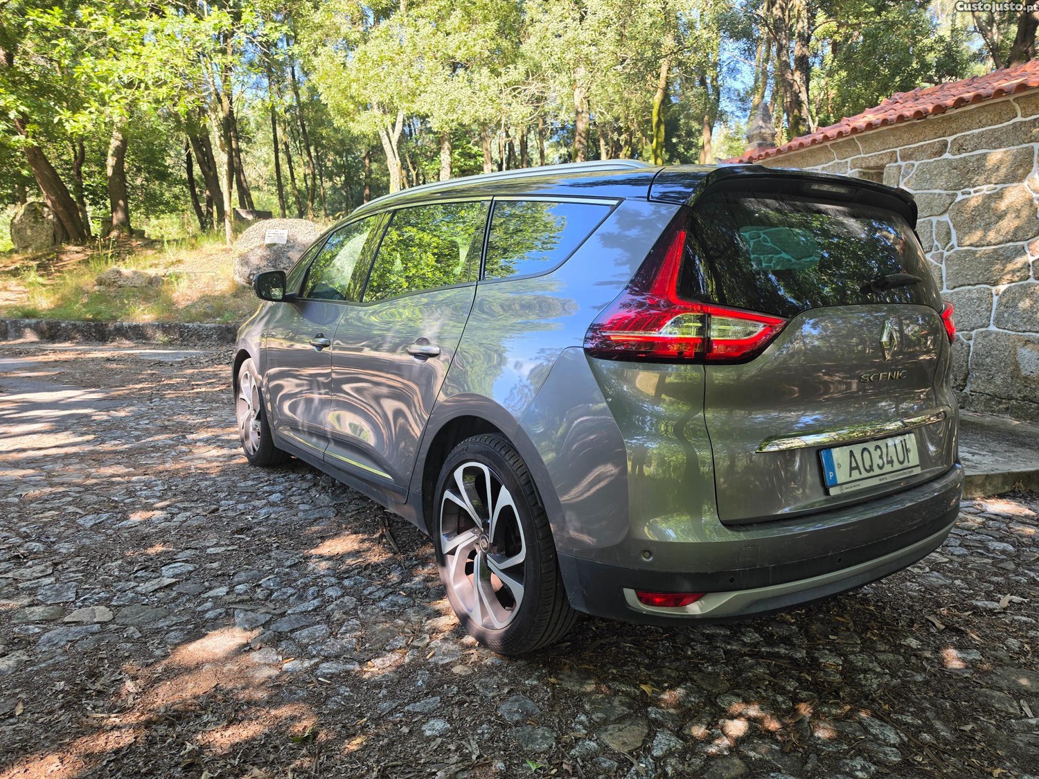 Renault Grand Scénic 1.6 Dci 130CV Bose edtion 7lugares — fotografia 11