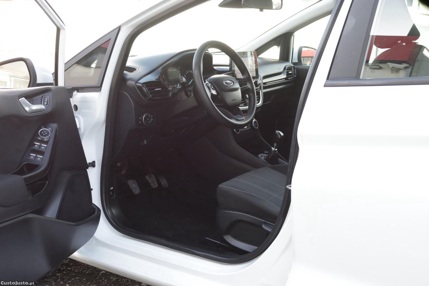 Ford Fiesta 1.5 TDCI Connected — fotografia 47