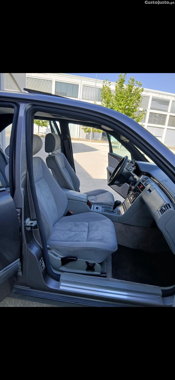 Mercedes-Benz E 220 220 Diesel (210 004) — fotografia 4