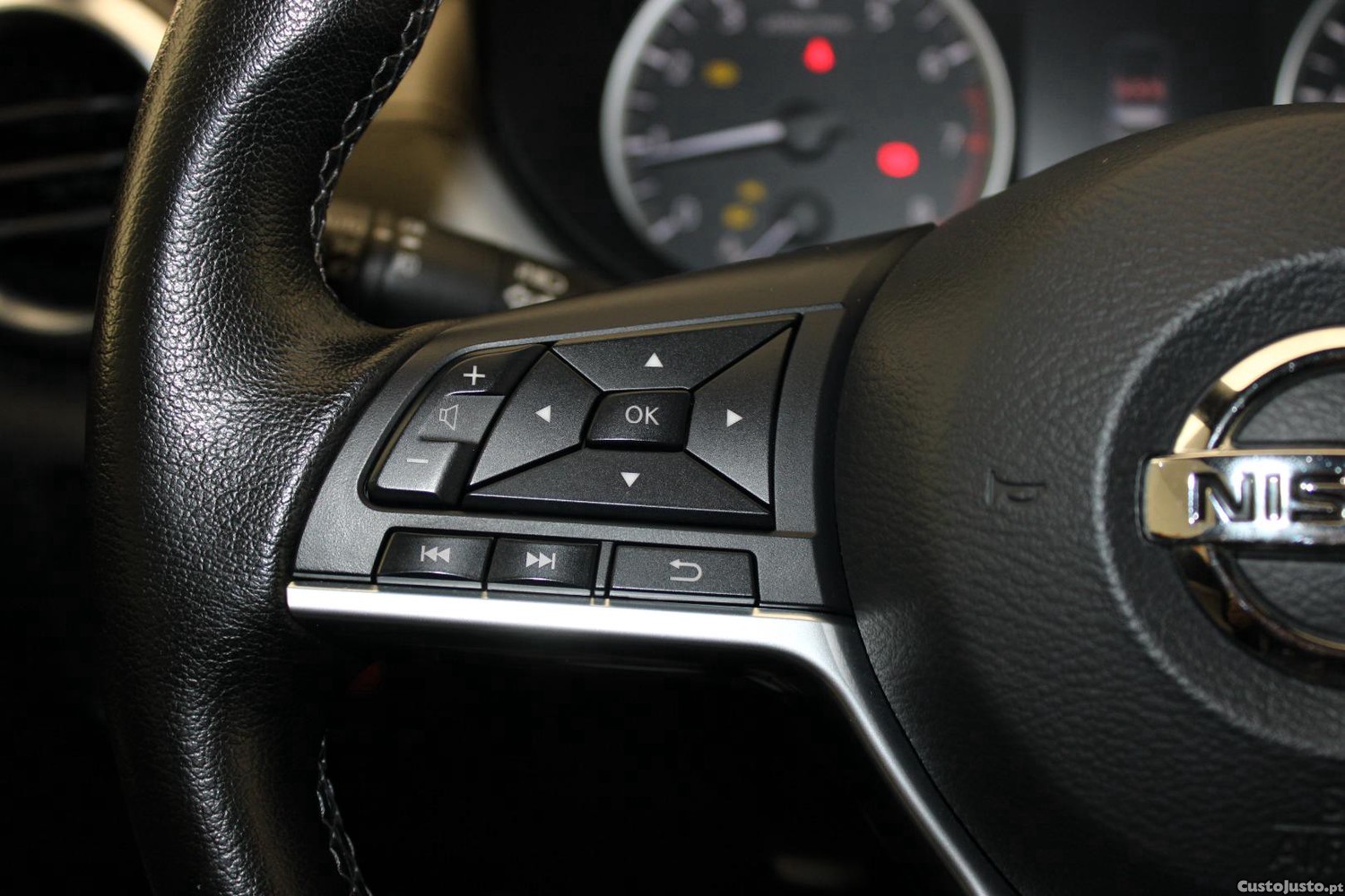 Nissan Micra 1.0 IG-T ACENTA (AUTO) — fotografia 17