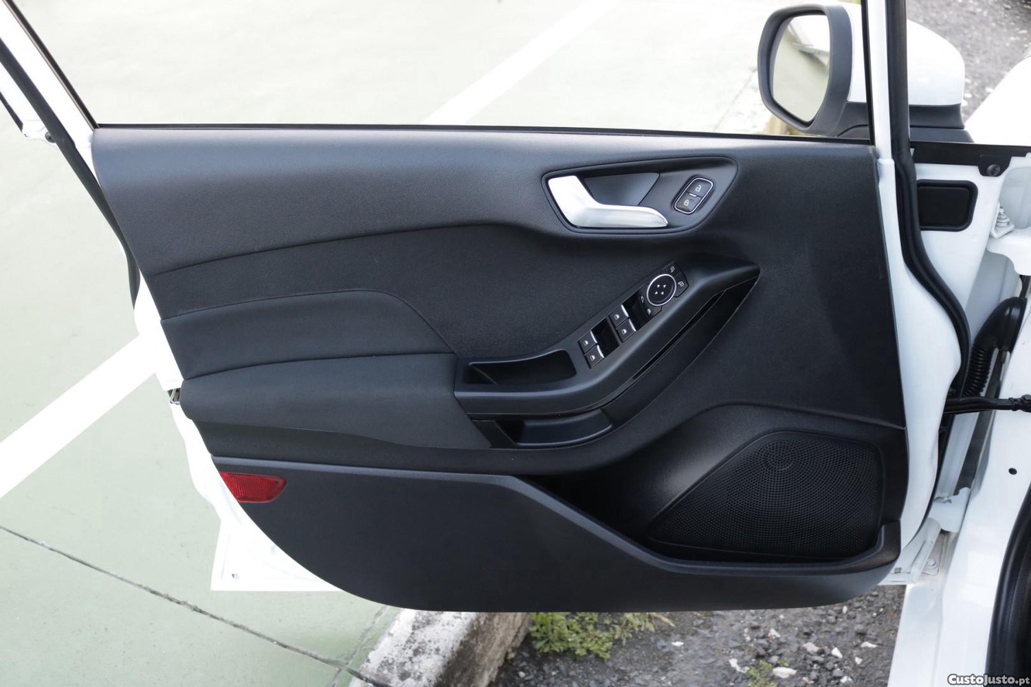 Ford Fiesta 1.5 TDCI Connected — fotografia 35