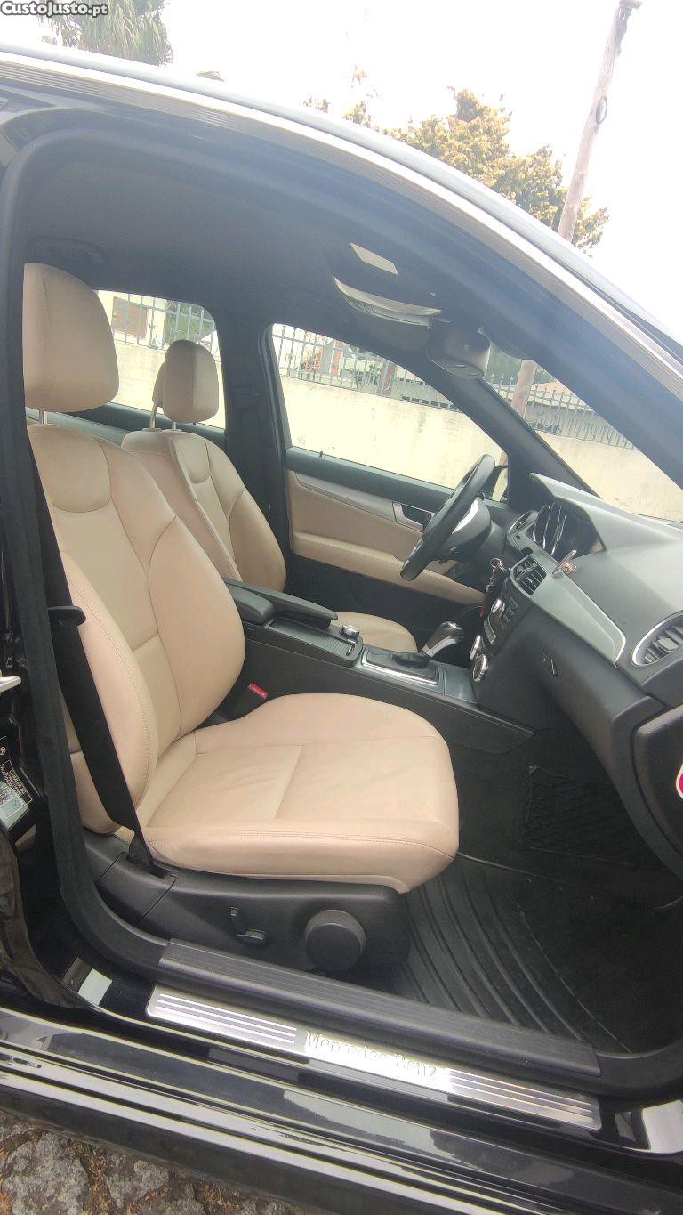 Mercedes-Benz C 250 CDI AMG Auto — fotografia 7