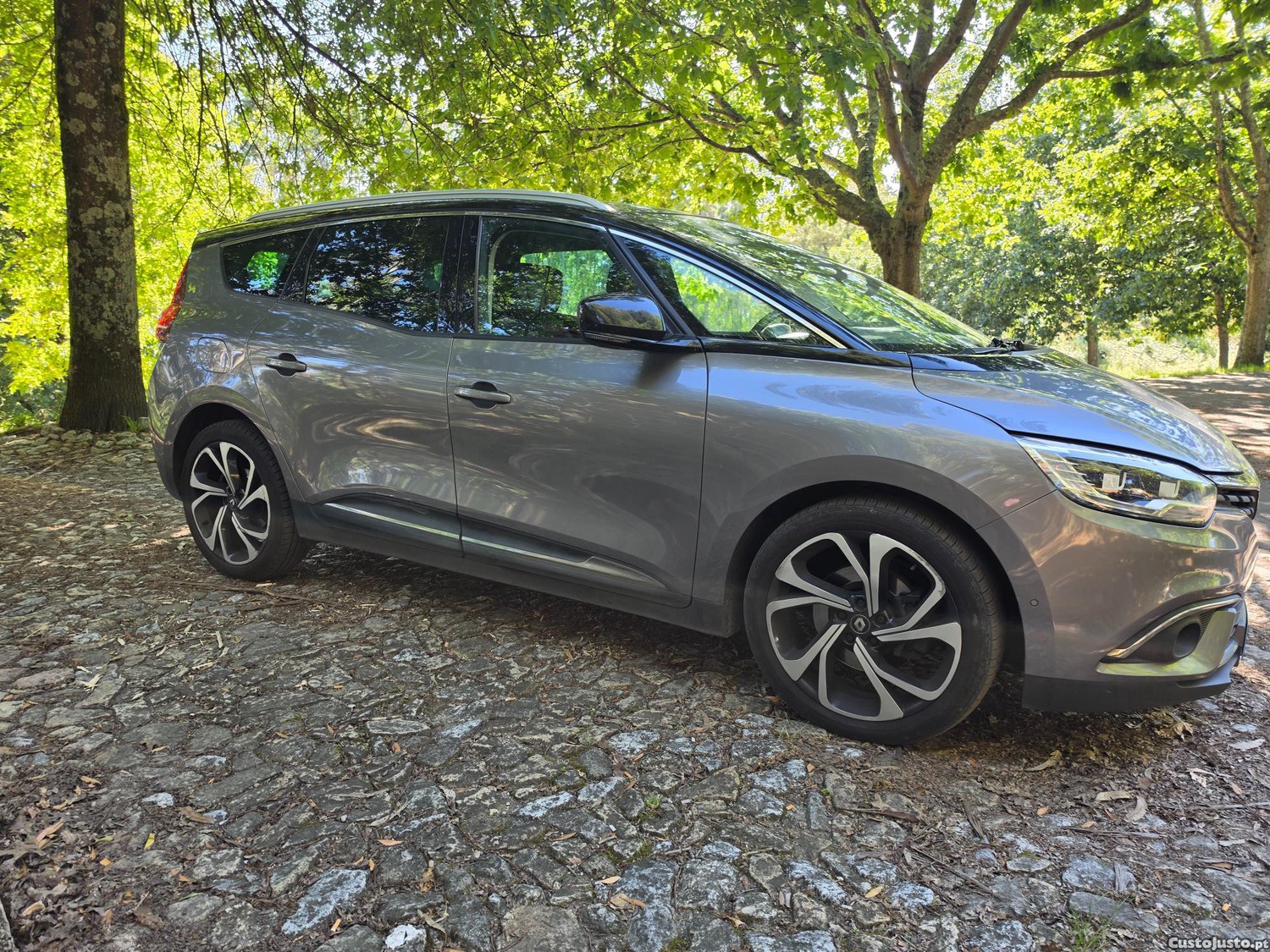 Renault Grand Scénic 1.6 Dci 130CV Bose edtion 7lugares — fotografia 12