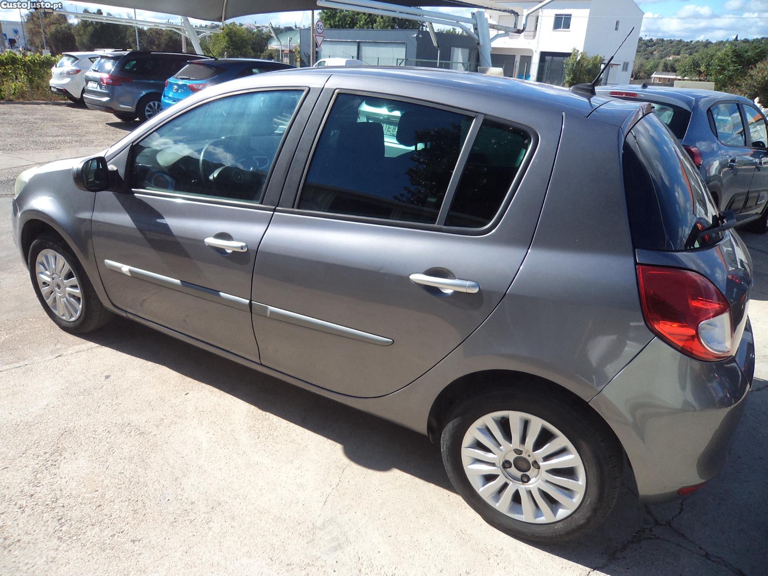 Renault Clio 1.2 Ar/c 5 Portas — fotografia 6