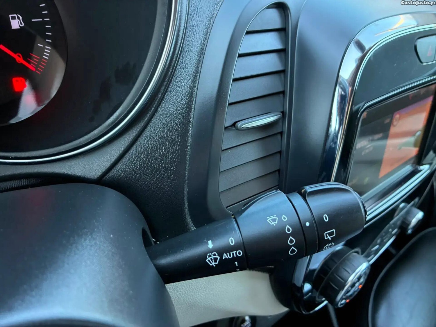 Renault Captur 1.2 TCe Initiale Paris EDC — fotografia 18