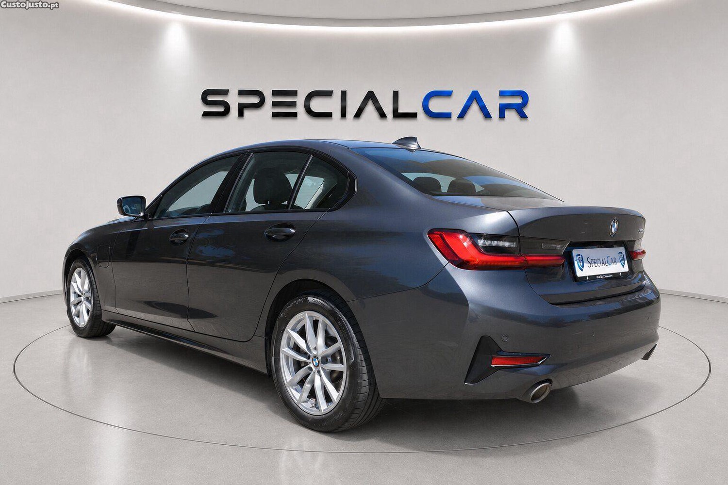 BMW 330 e Corporate Edition Auto — fotografia 11