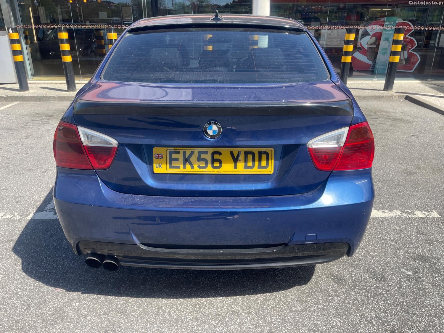 BMW 320 Pack M Sport — fotografia 2