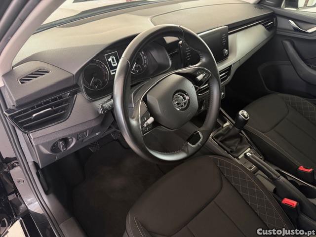 Skoda Kamiq 1.0 TSI Ambition — fotografia 10
