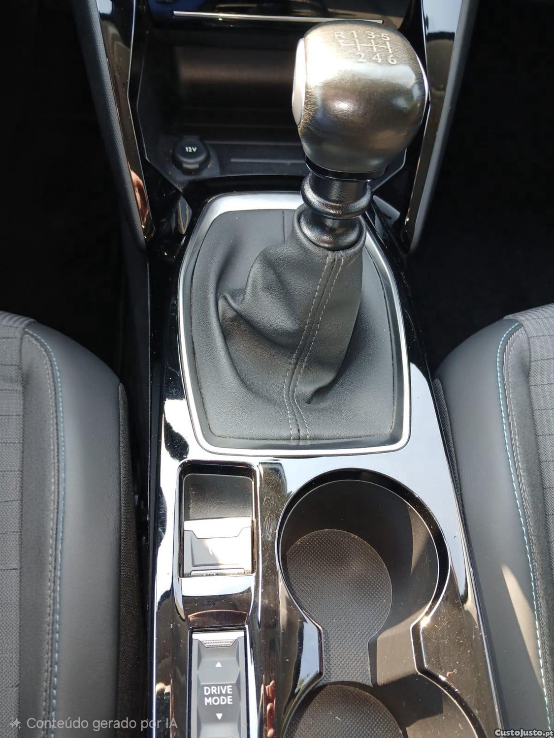 Peugeot 208 1.2 Pure Tech Allure — fotografia 5