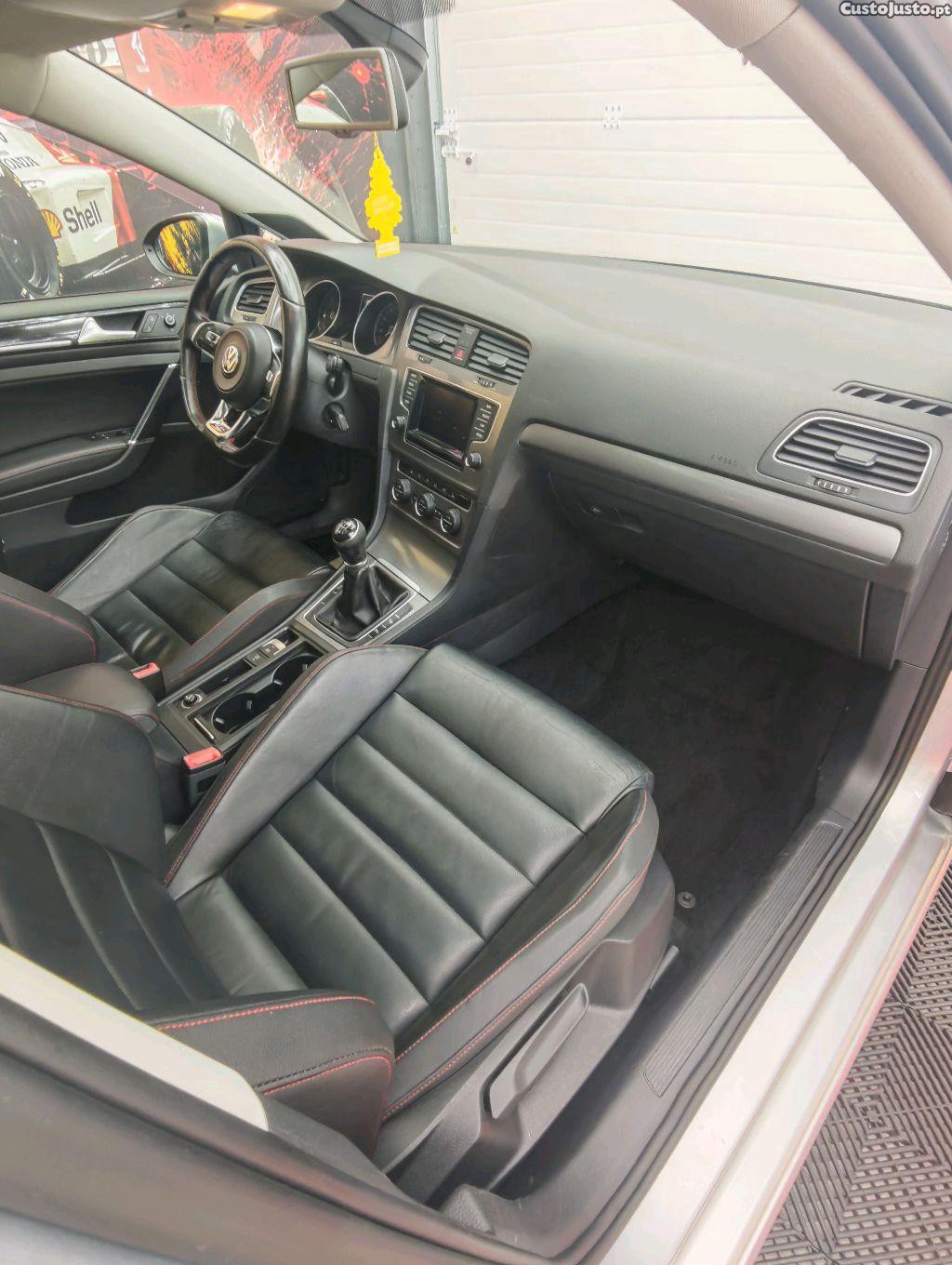 Volkswagen Golf 1.6 tdi — fotografia 6
