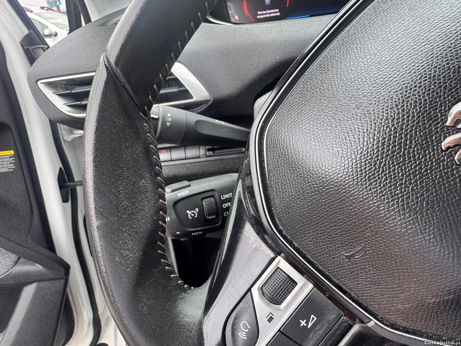 Peugeot 5008 1.2 PureTech Active — fotografia 4