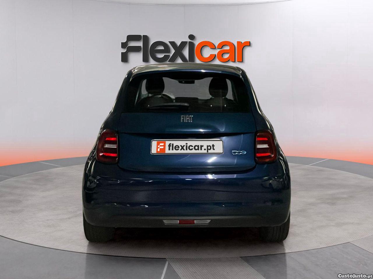 Fiat 500 e Icon Plus 42 KWh — fotografia 15