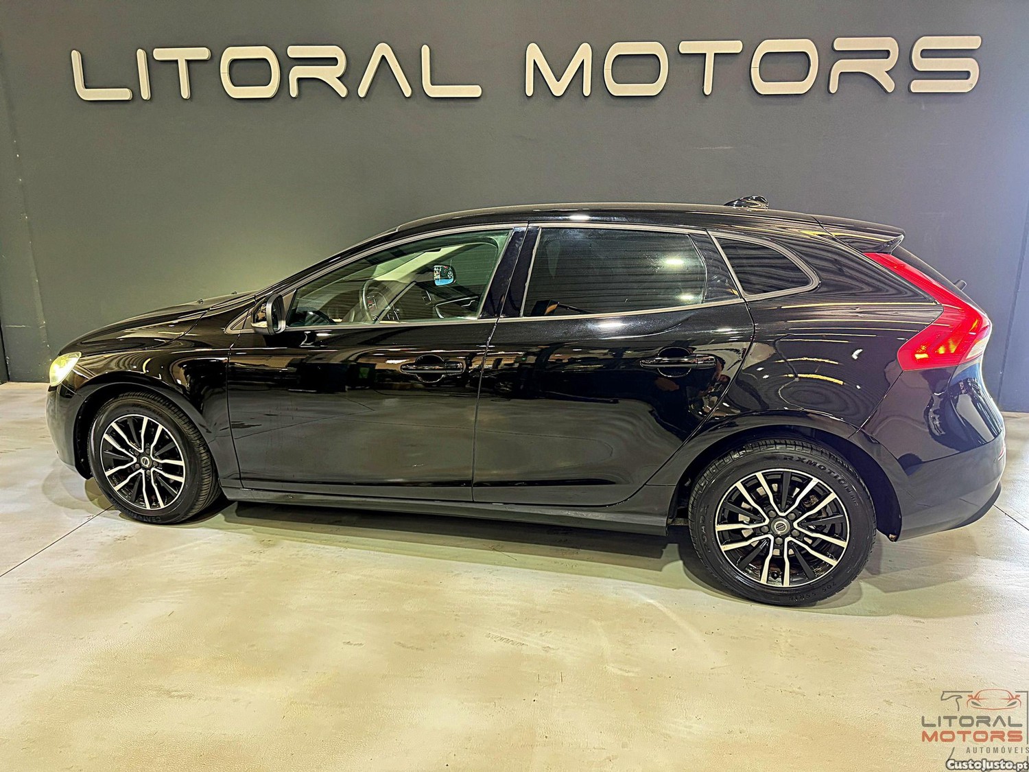 Volvo V40 D2 Black Line — fotografia 19