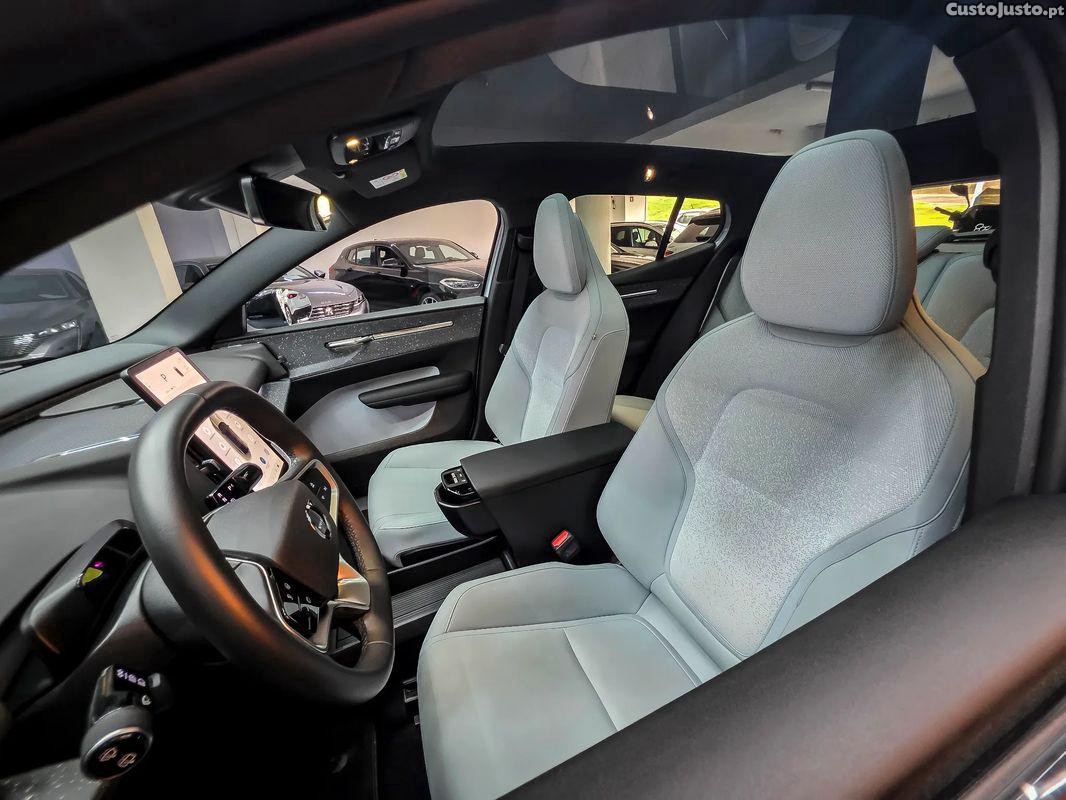 Volvo EX 30 Twin Motor Performance AWD Ultra — fotografia 3