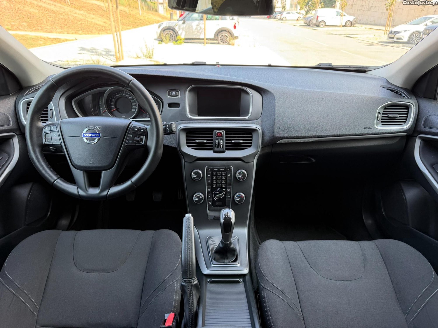 Volvo V40 Cross Country 2.0 D2 Nacional — fotografia 8