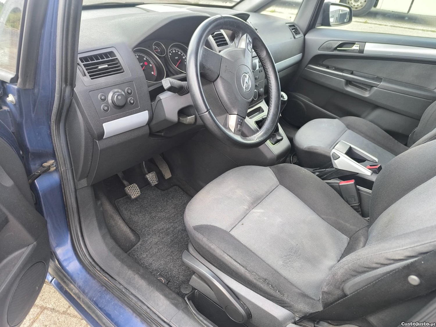 Opel Zafira ()1.9 CDTi 120 CV — fotografia 4