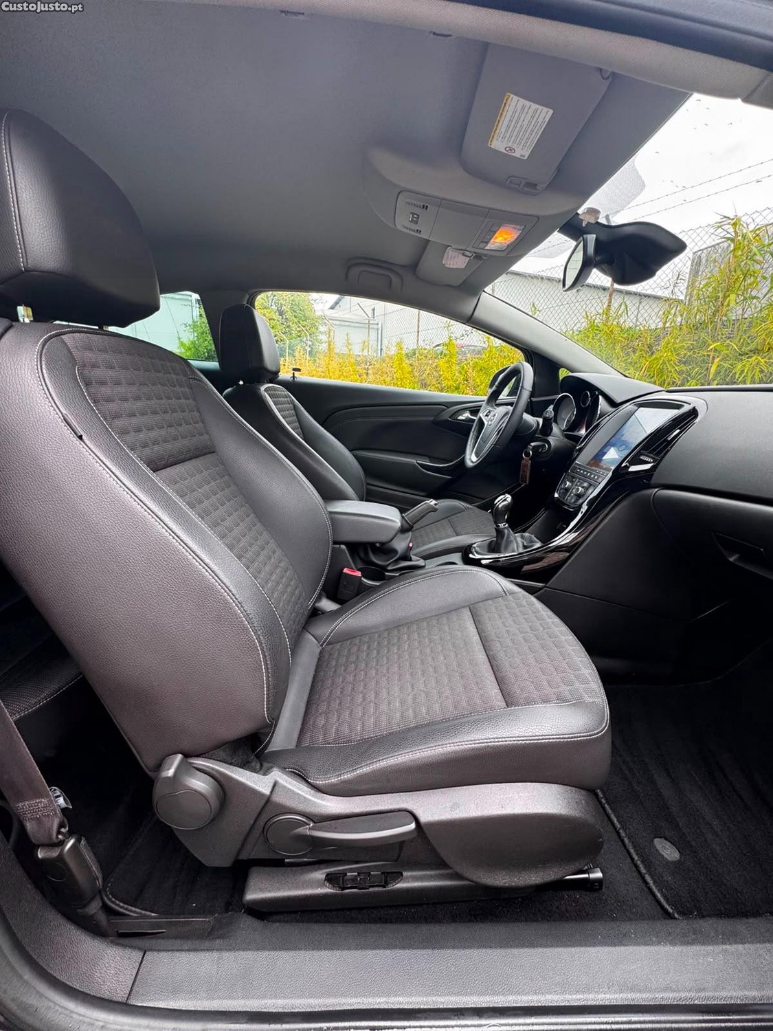 Opel Astra GTC OPC Line — fotografia 4