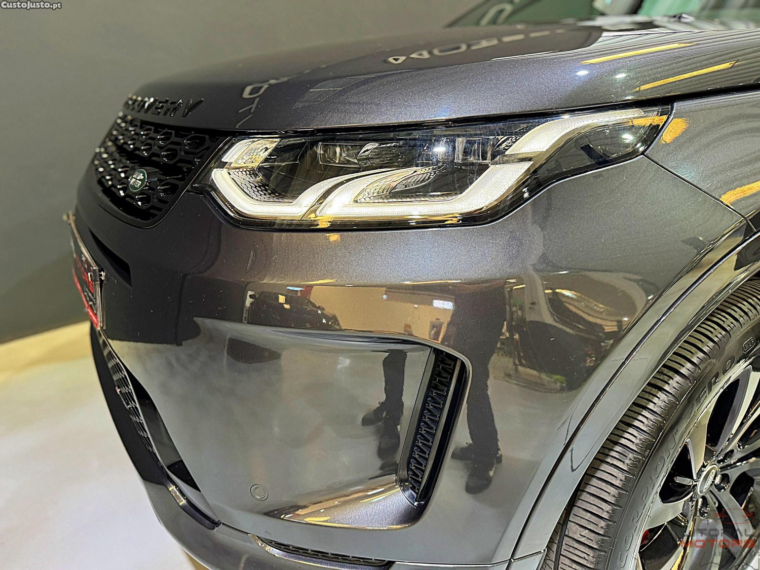 Land Rover Discovery Sport P300e R-Dynamic S - 22 — photo 5