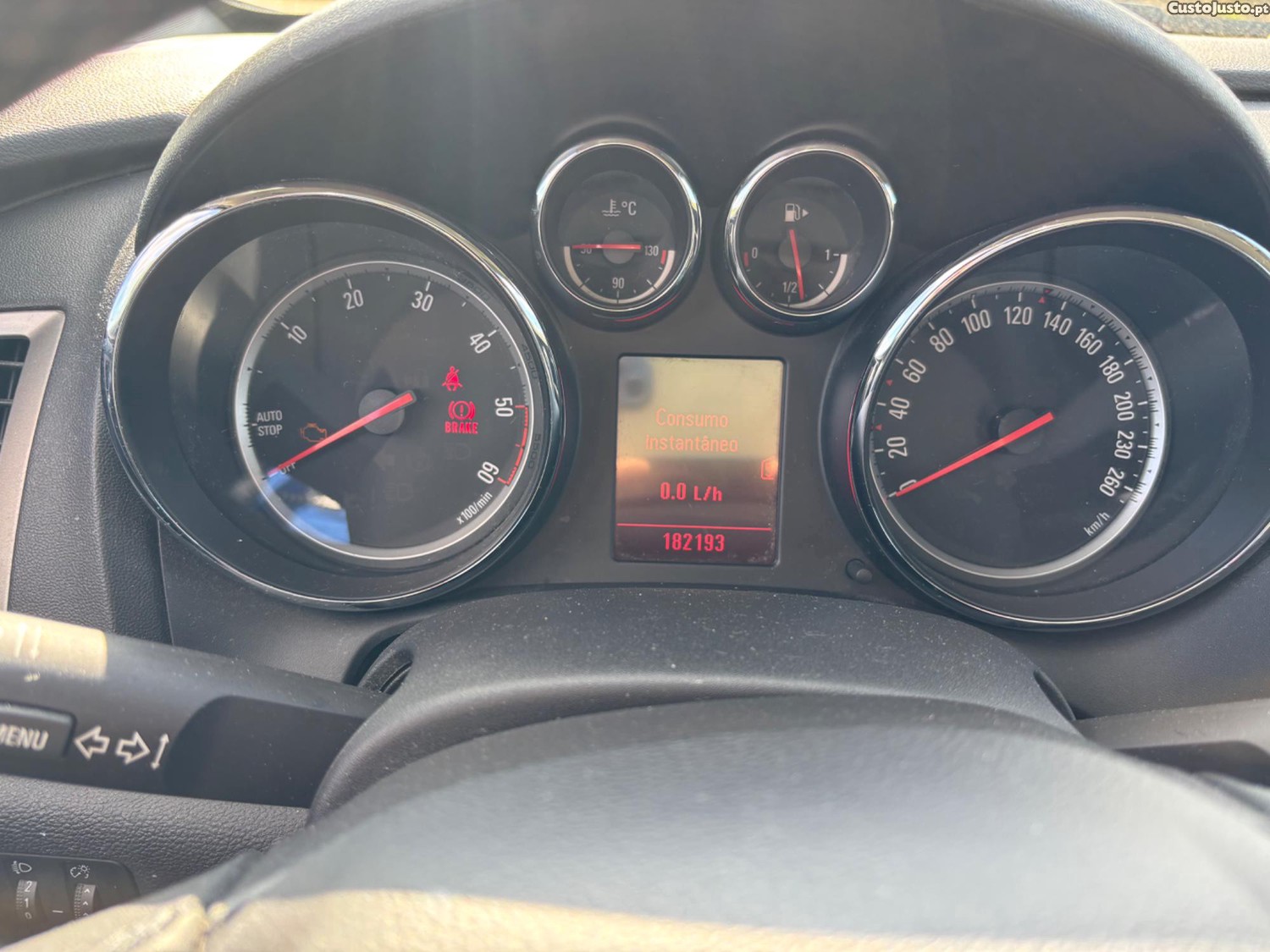 Opel Astra Sport Tourer — fotografia 10