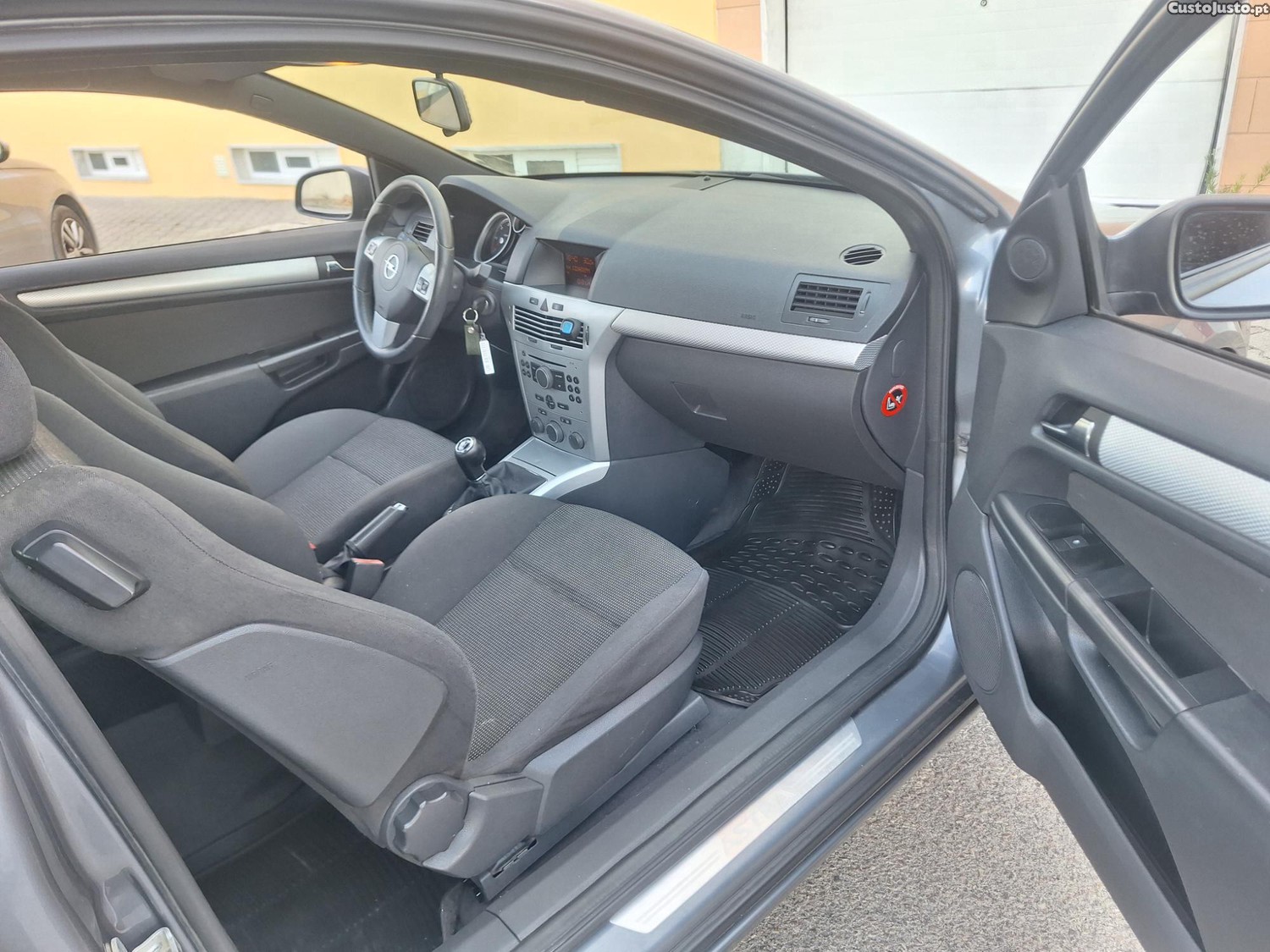 Opel Astra 1700 CDTI — fotografia 11