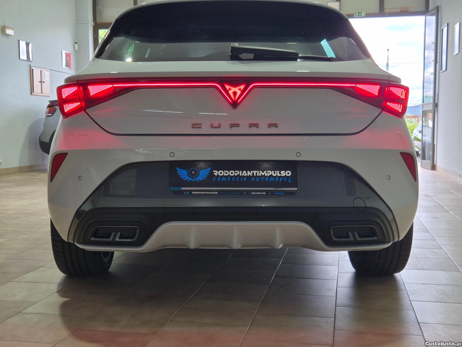 CUPRA Leon 1.5 eTSI Tribe Edition — fotografia 7