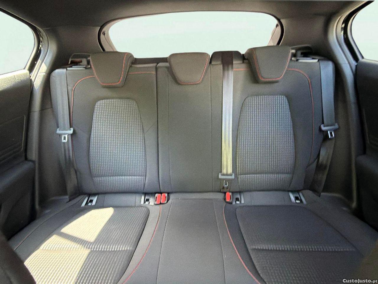 Ford Focus 1.5 TDCi ECOBlue ST-Line — fotografia 4