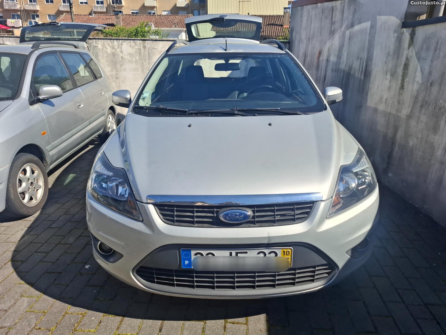 Ford Focus 1.4 GASOLINA SW — fotografia 2