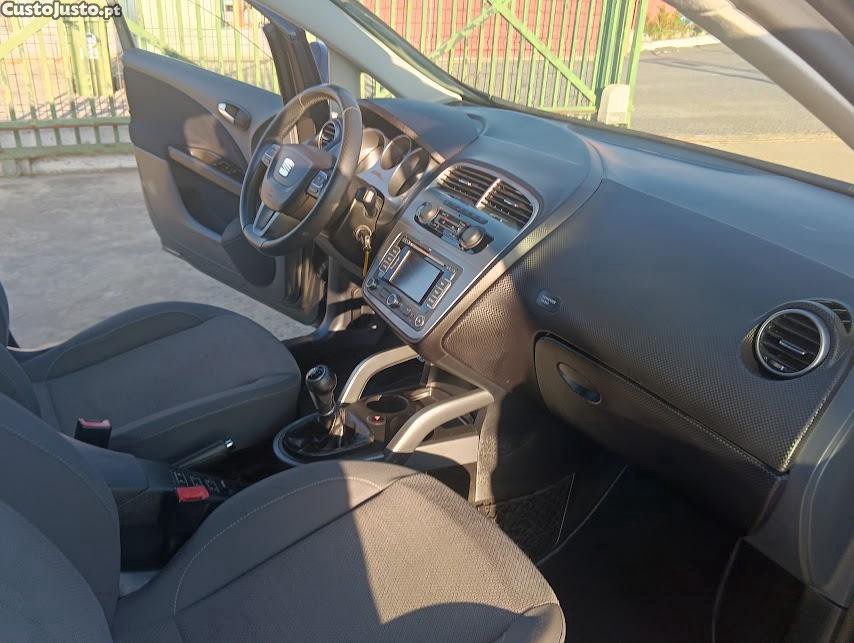 SEAT Altea Xl — fotografia 3