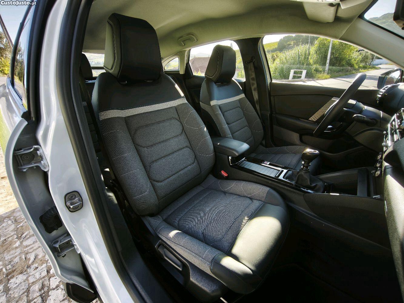 Citroën C4 1.2 Puretech Plus 130cv — fotografia 5