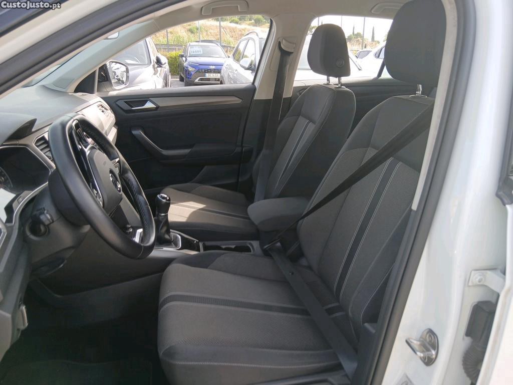 Volkswagen T-Roc 1.0 TSI Style 110cv — fotografia 16