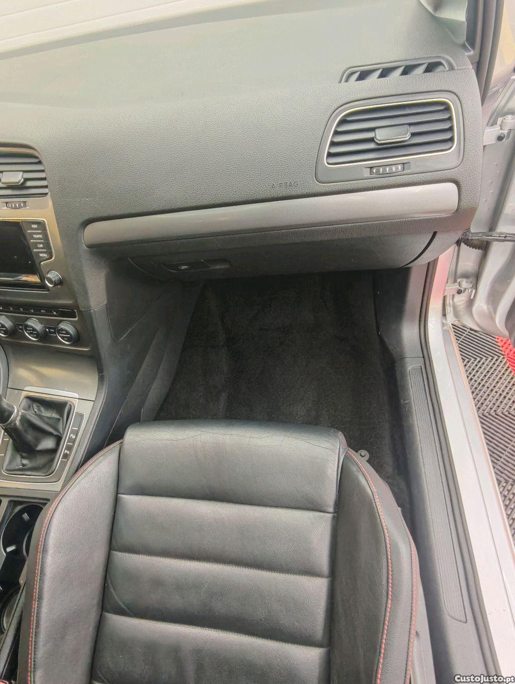 Volkswagen Golf 1.6 tdi — fotografia 5