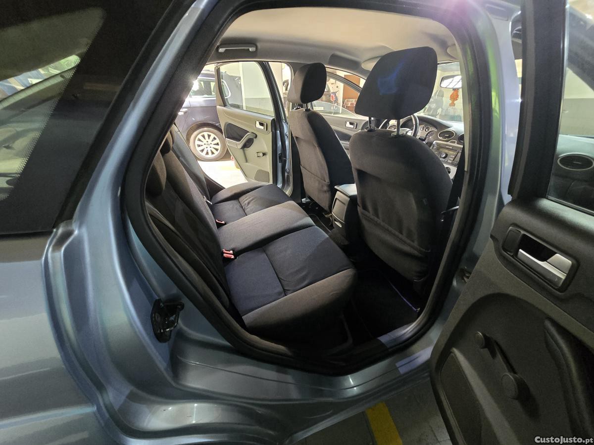 Ford Focus 1.6 TDCI — fotografia 6