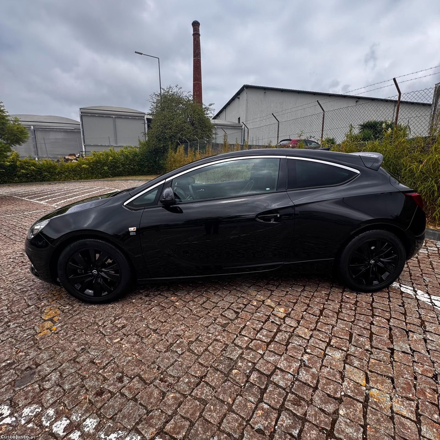 Opel Astra GTC OPC Line — fotografia 9