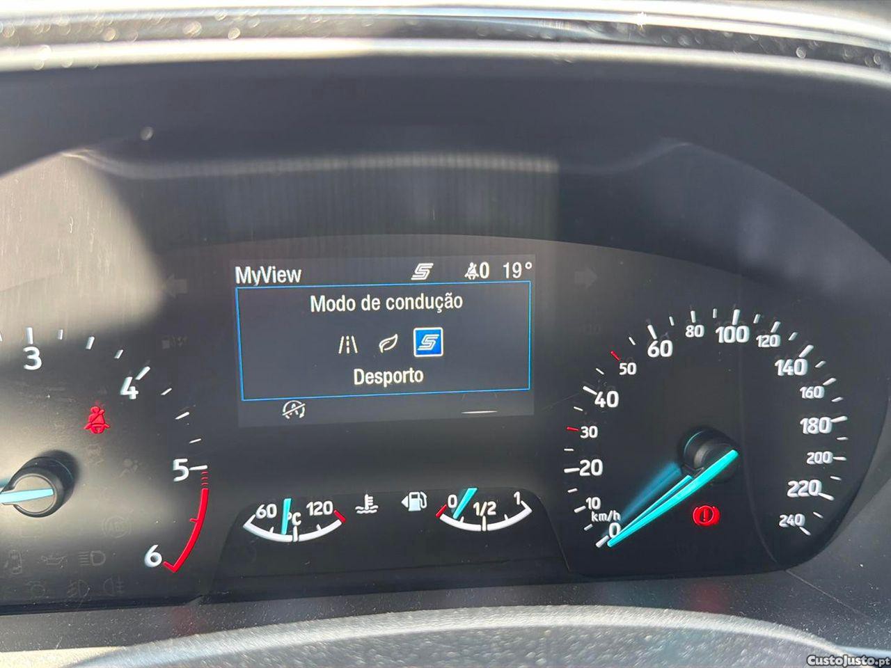 Ford Focus 1.5 TDCi ECOBlue ST-Line — fotografia 11