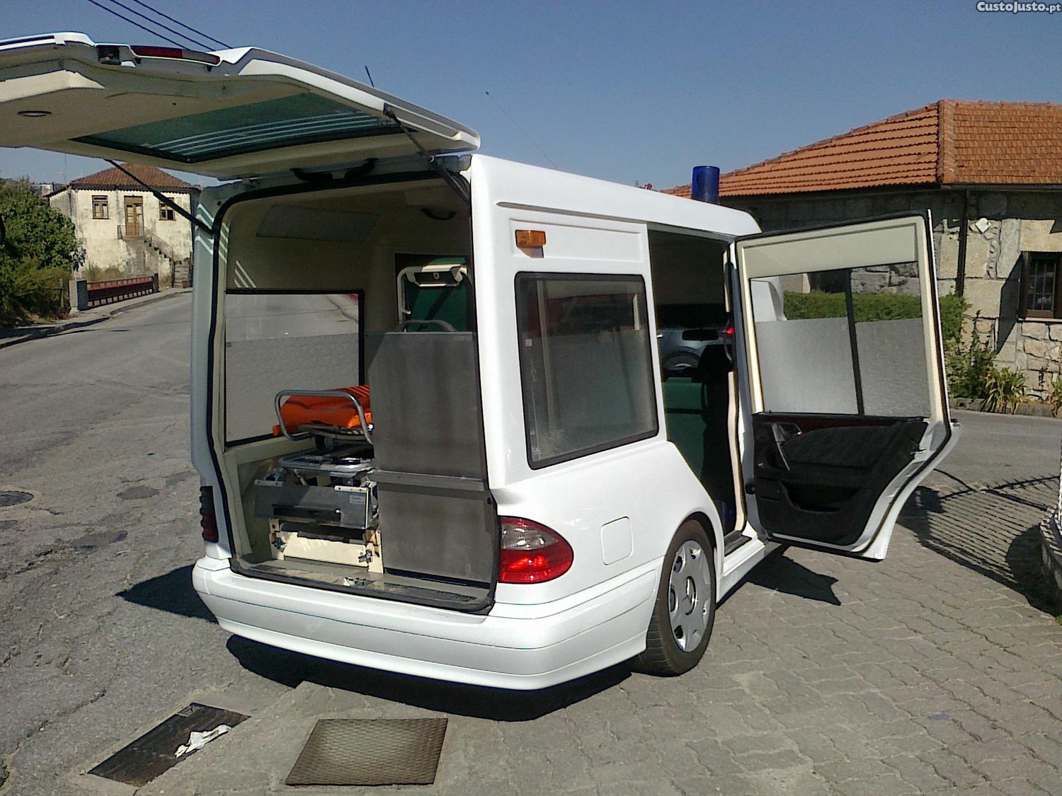 Mercedes-Benz E 220 CDi Ambulancia - 01 foto 4