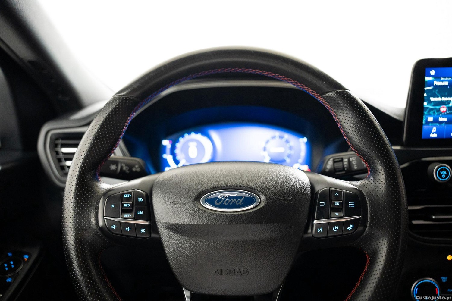 Ford Kuga 1.5 EcoBoost Titanium — fotografia 14