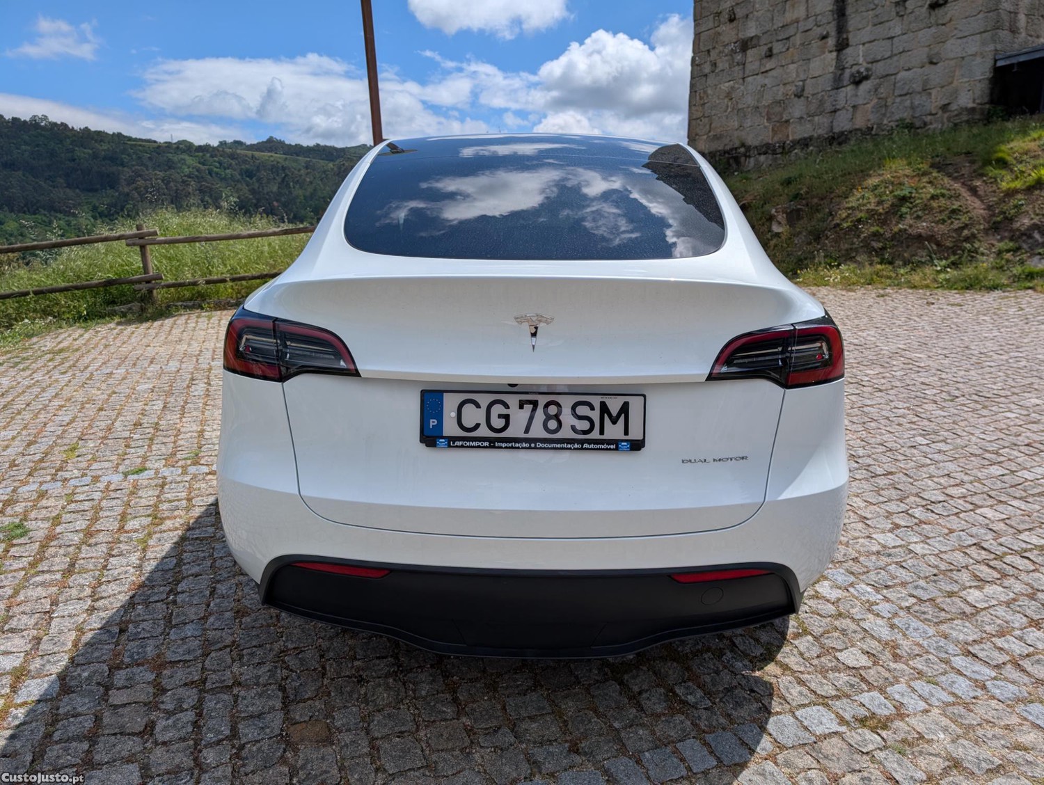 Tesla Model Y LONG RANGE — fotografia 5
