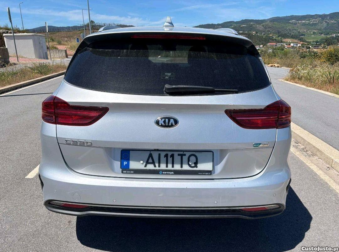 Kia Ceed SW 1.6 CRDI — fotografia 8