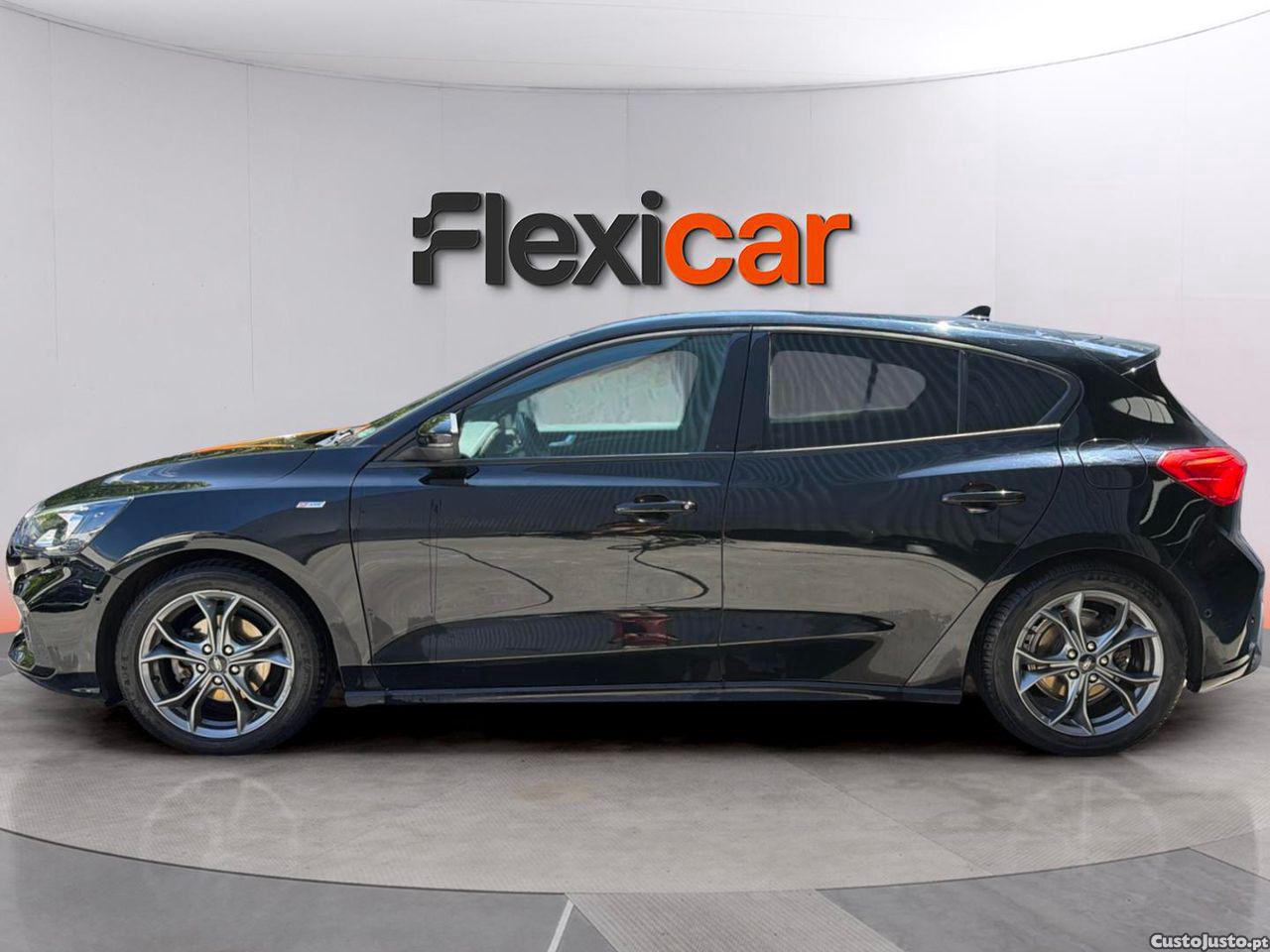 Ford Focus 1.5 TDCi ECOBlue ST-Line — fotografia 19
