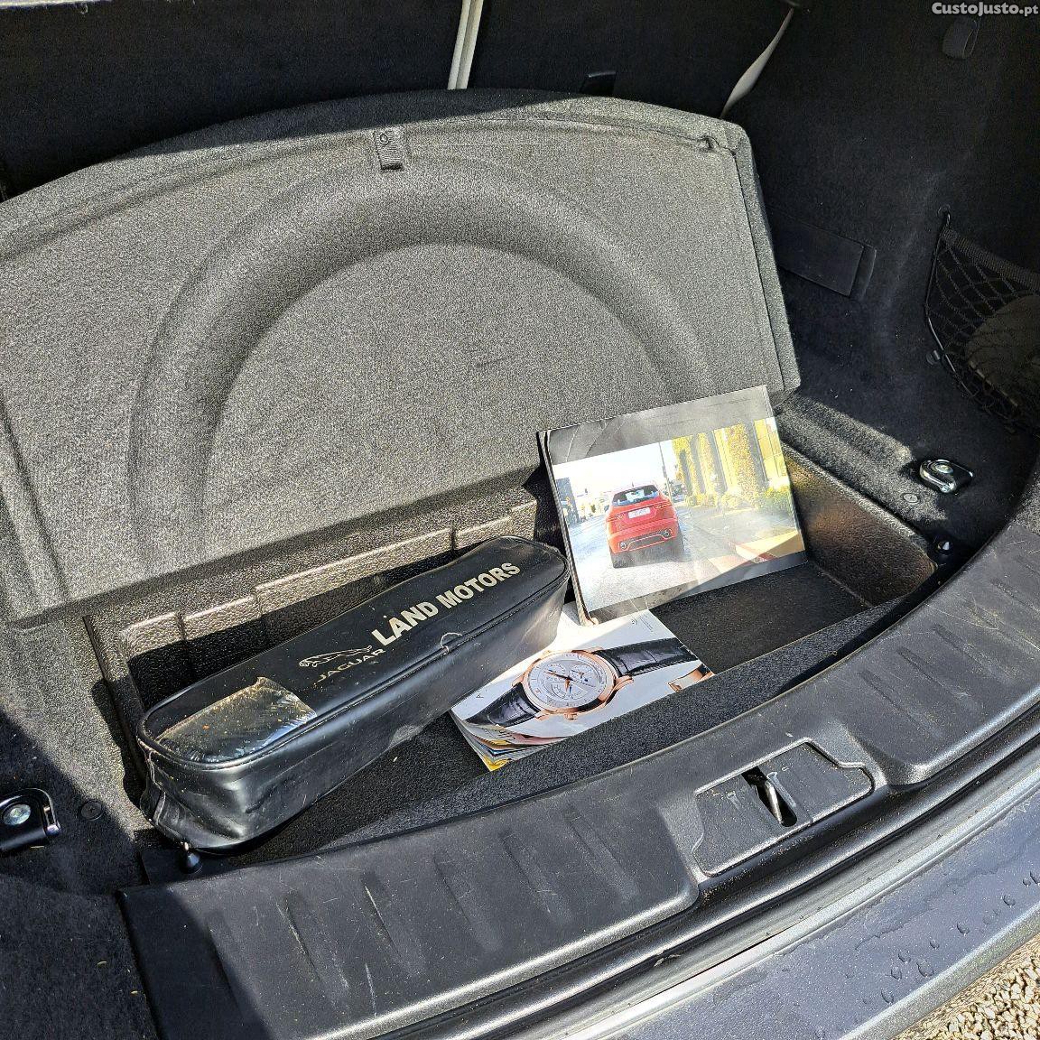 Jaguar E-Pace 2.0D AWD Dinamic S — fotografia 2