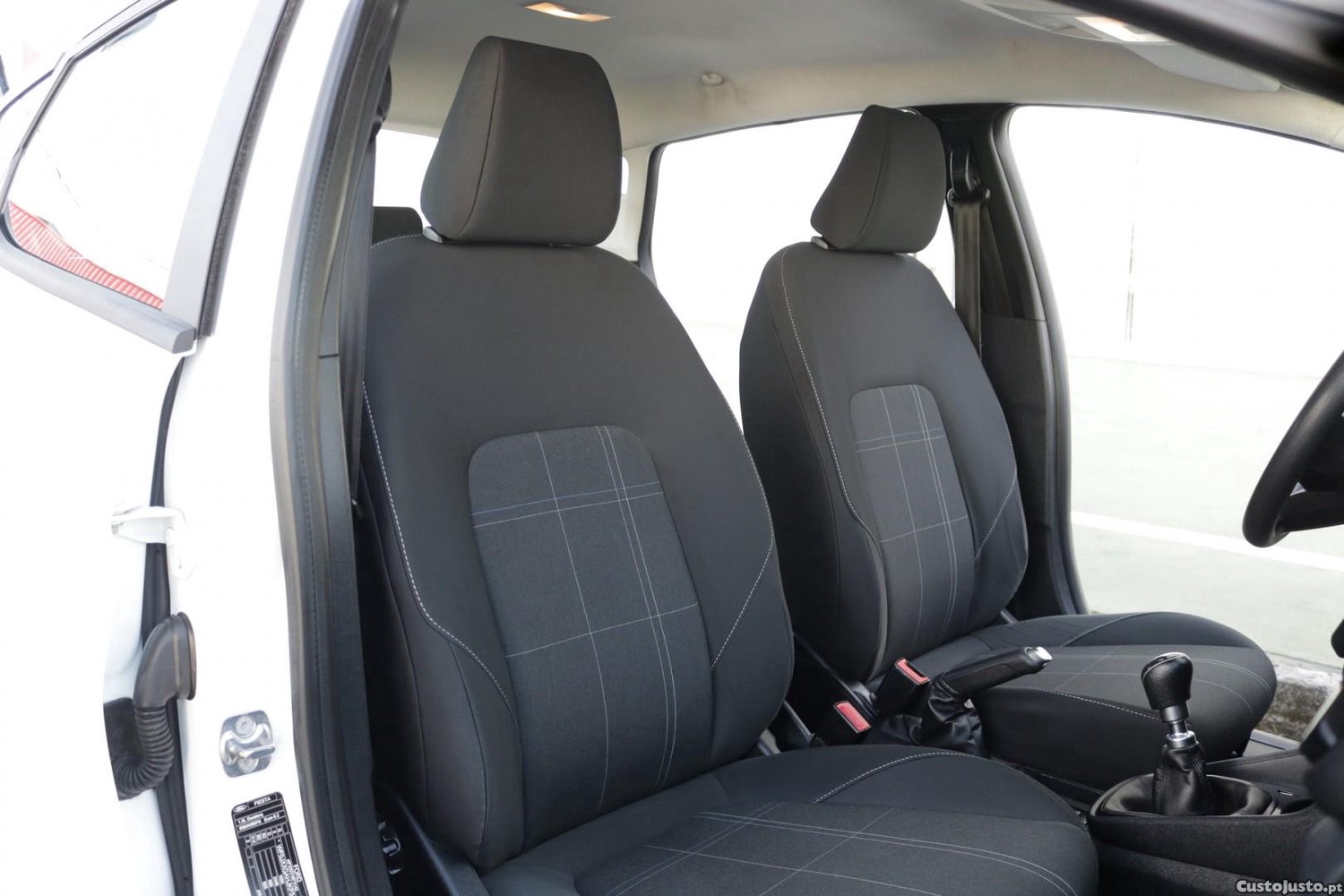 Ford Fiesta 1.5 TDCI Connected — fotografia 42