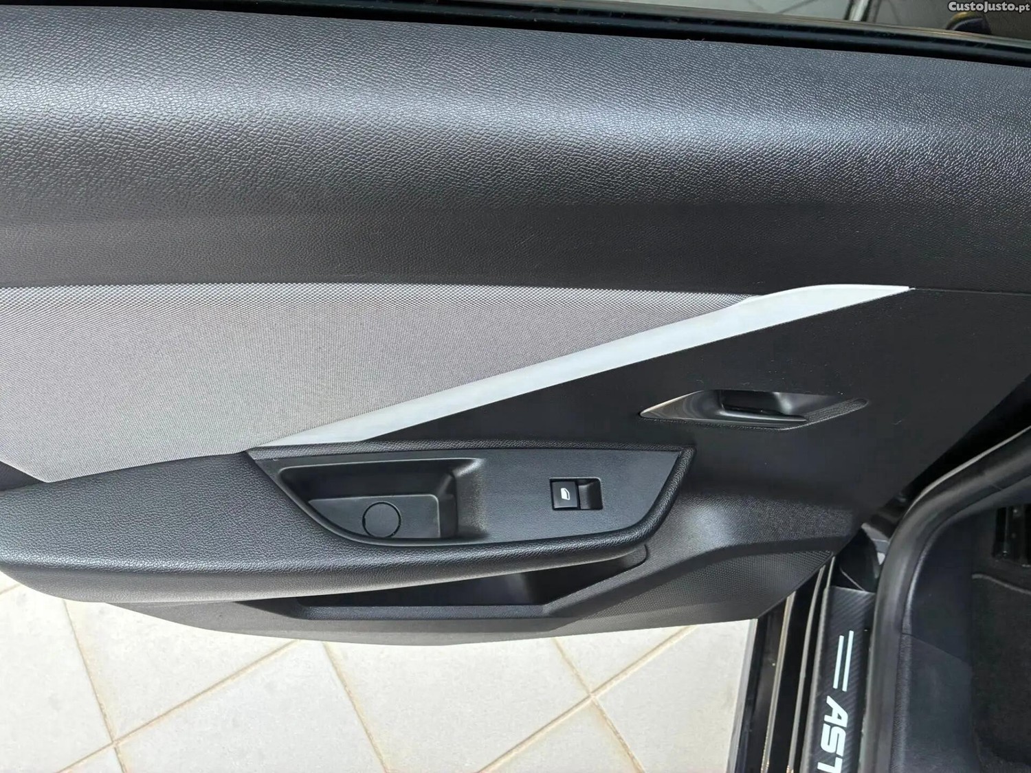 Opel Astra 1.5 D Edition Aut. — fotografia 5