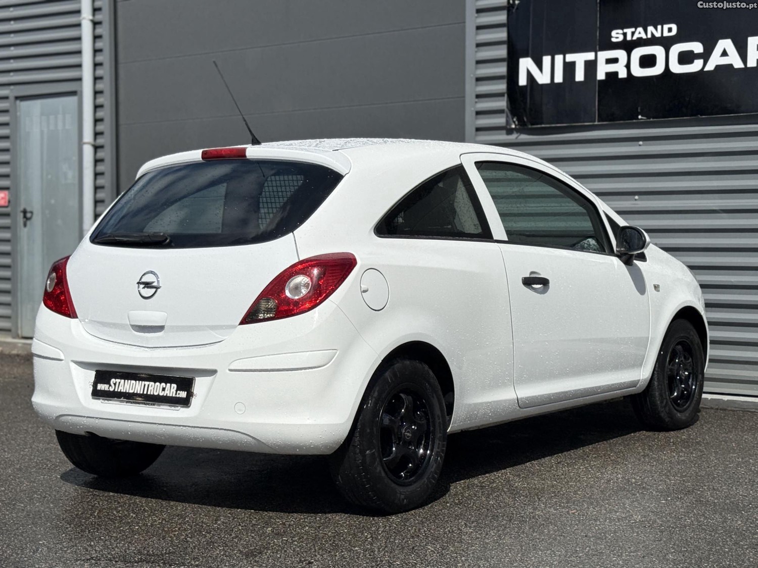 Opel Corsa D 1.3 CDTI C/ AC — fotografia 17