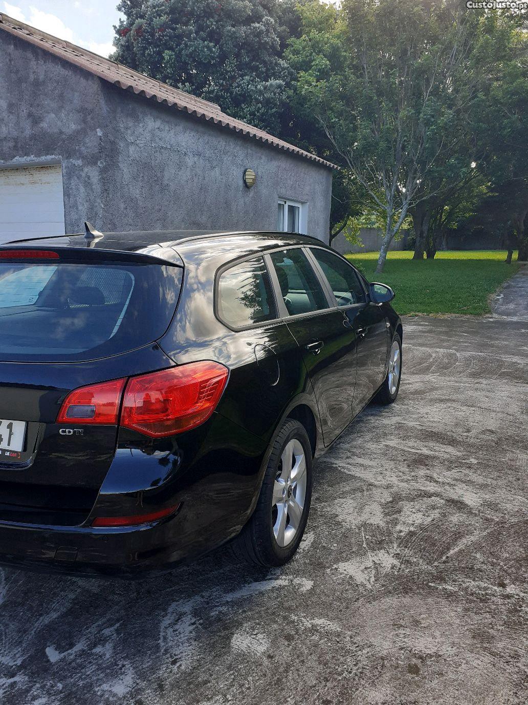 Opel Astra sport tourer - 10 — photo 4