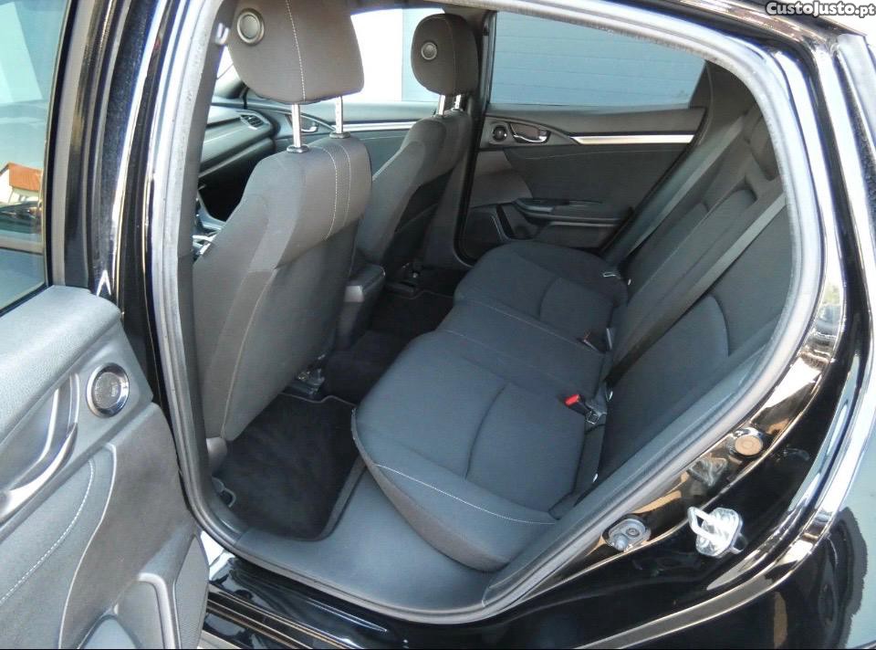 Honda Civic 1.0 VTEC Elegance — fotografia 5